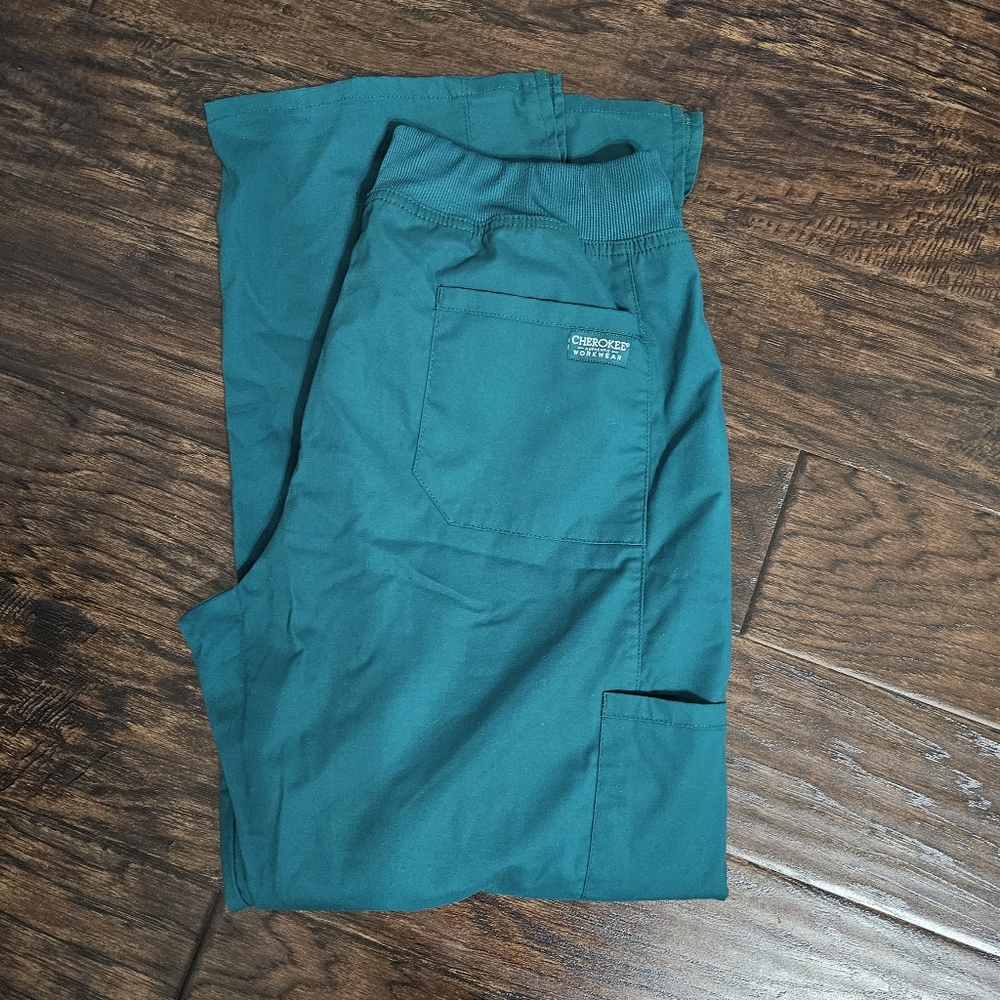 Cherokee Scrub Bottoms Hunter Green, Medium petite - Picture 2 of 3